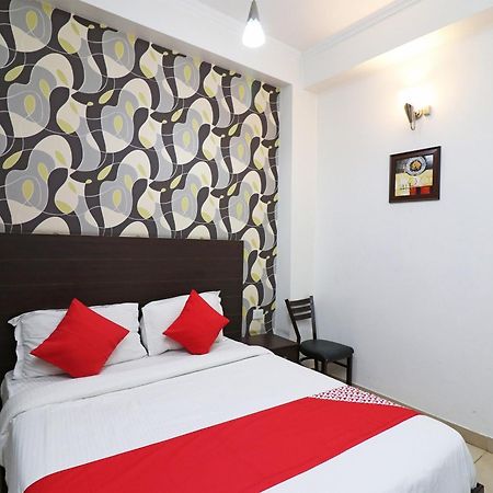 Oyo Hotel Silver Star Behror Dış mekan fotoğraf