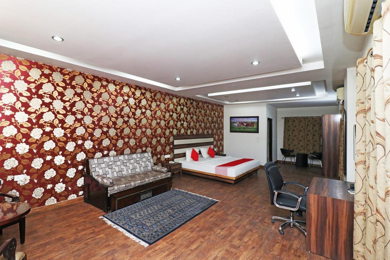 Oyo Hotel Silver Star Behror Dış mekan fotoğraf